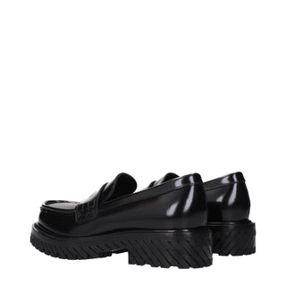 Schwarze Slip-On-Loafer aus Leder