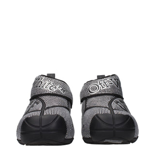 Schwarze Baumwoll-Sneakers