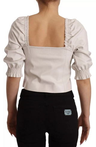 Weiße bauchfreie Bluse mit eckigem Ausschnitt und Knopfleiste