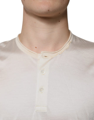 Off-weißes Seiden-Henley-T-Shirt mit kurzen Ärmeln