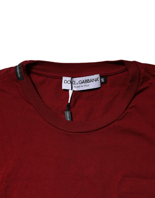 Bordeauxrotes Baumwoll-T-Shirt mit Rundhalsausschnitt und kurzen Ärmeln