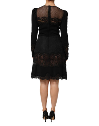 Schwarzes, tailliertes A-Linien-Kleid mit Blumenmuster und Spitze