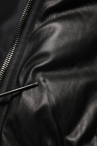 Schwarze Leder-Nylon-Blousonjacke mit Reißverschluss