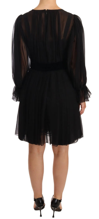 Schwarzes Seiden-Tüll-Kleid mit langen Ärmeln und V-Ausschnitt