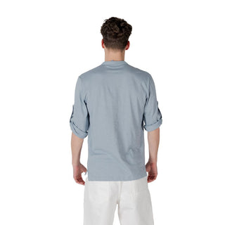Blaues Jeanshemd