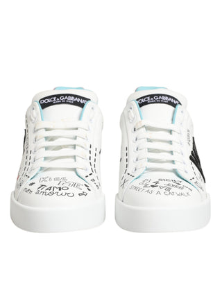 Sneakers Low Top aus weißem Leder mit Graffiti-Motiv