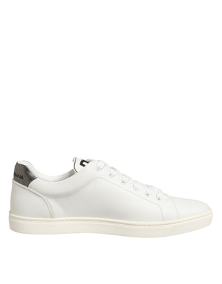 Weiße Leder-Sneaker mit Herzapplikation