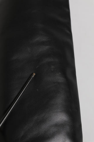 Schwarze kniehohe Stiletto-Lederstiefel