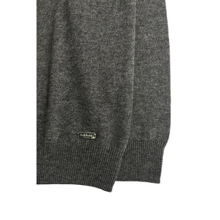 Suéter gris de cachemira para hombre