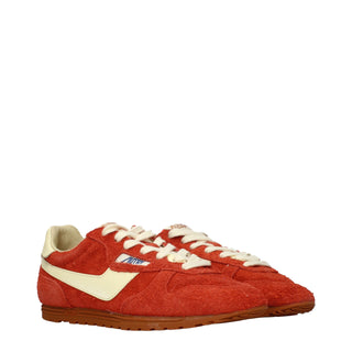 Sneaker aus orangefarbenem Leder