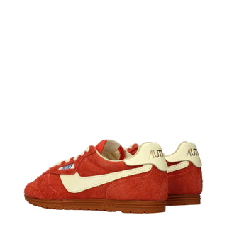 Sneaker aus orangefarbenem Leder