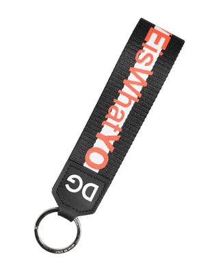 Llavero porta llaves de latón plateado con logo negro y poliéster