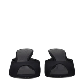 Sandalias planas de tela negra