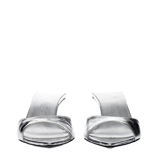 Sandalias planas grises de cuero
