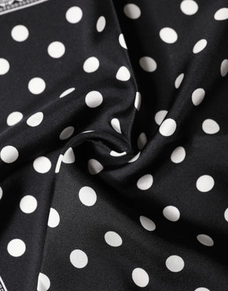 Pañuelo cuadrado negro con lunares