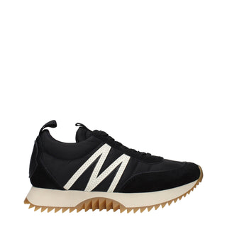 Schwarze Low-Top-Sneaker aus Stoff