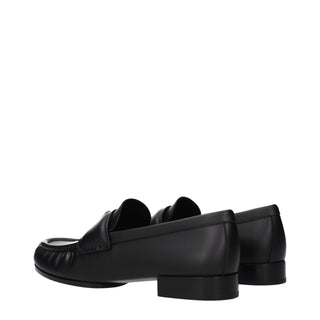 Schwarze Slip-On-Loafer aus Leder