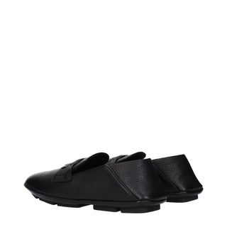 Schwarze Slip-On-Loafer aus Leder