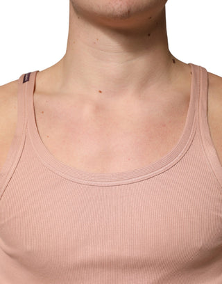 Camiseta sin mangas rosa con cuello redondo