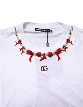 Camiseta blanca de algodón con collar decorativo  