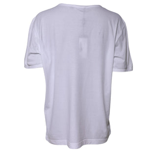 Camiseta blanca de algodón con cuello redondo y mangas cortas
