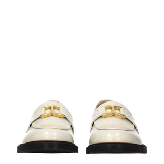Beigefarbene Slip-On Loafer aus Leder
