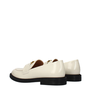 Beigefarbene Slip-On Loafer aus Leder
