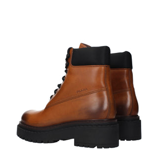 Botines de cuero marrón