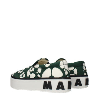 Grüne Stoff-Slipper